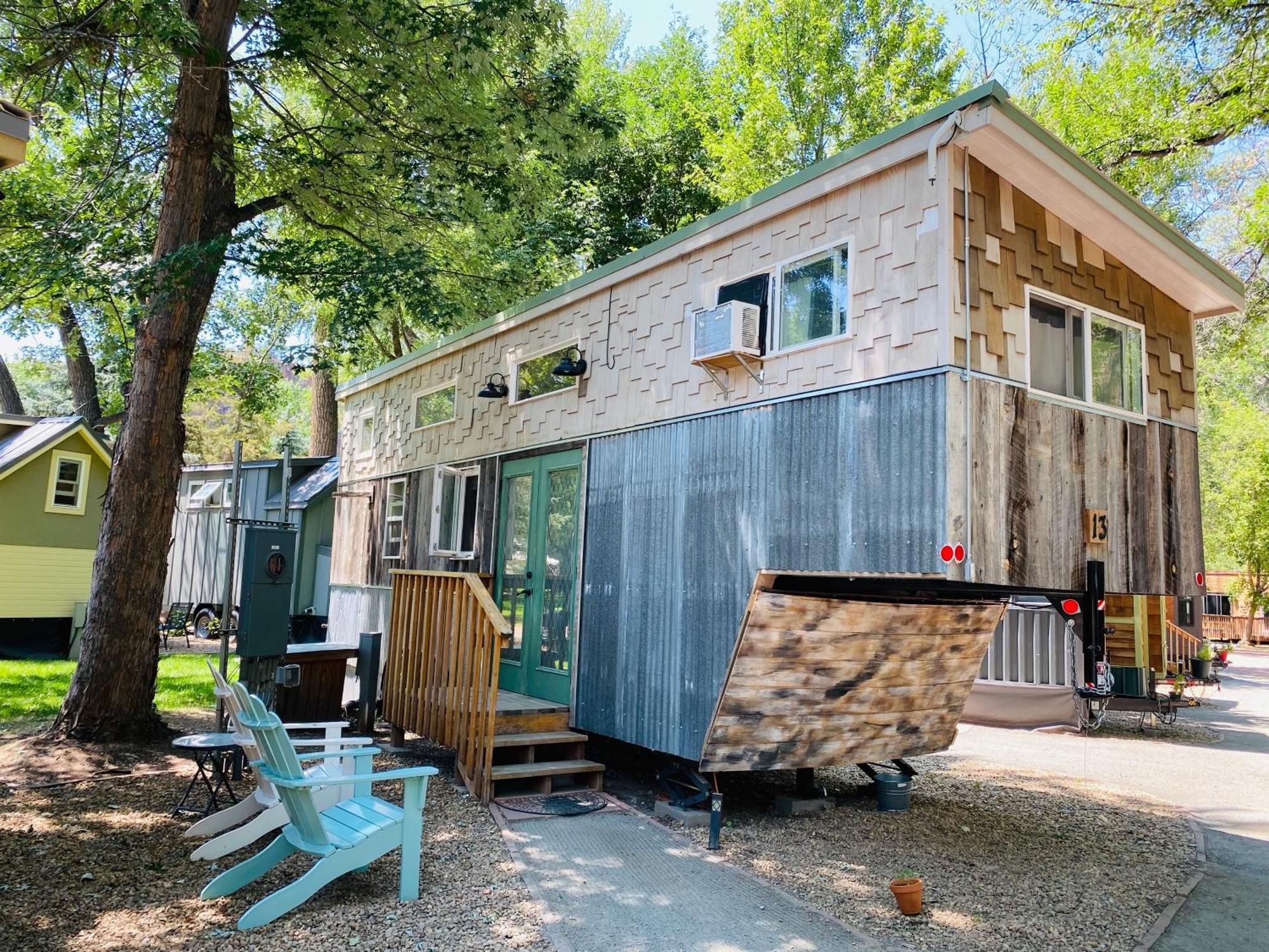 Weecasa Tiny Home Resort Lyons Bagian luar foto