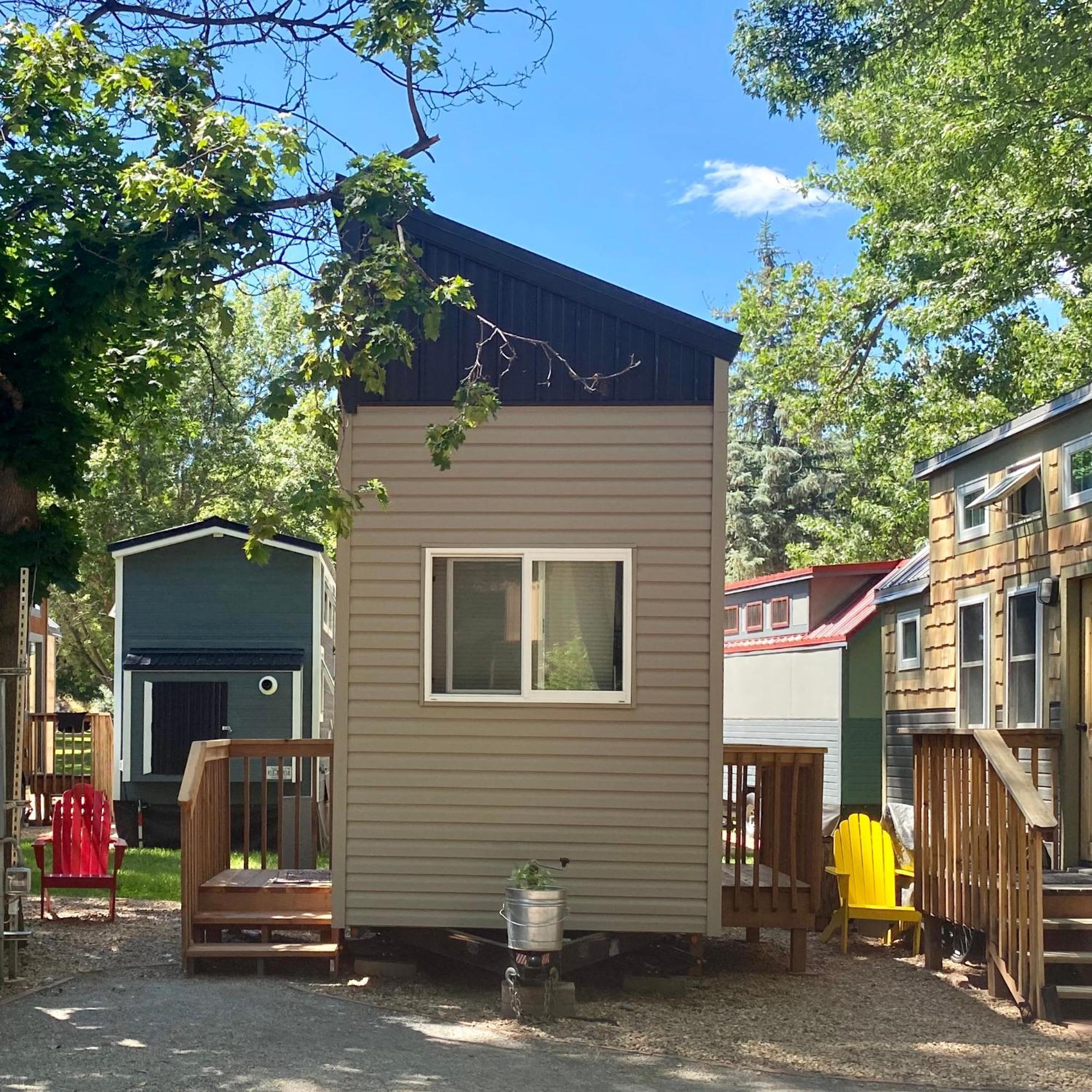 Weecasa Tiny Home Resort Lyons Bagian luar foto