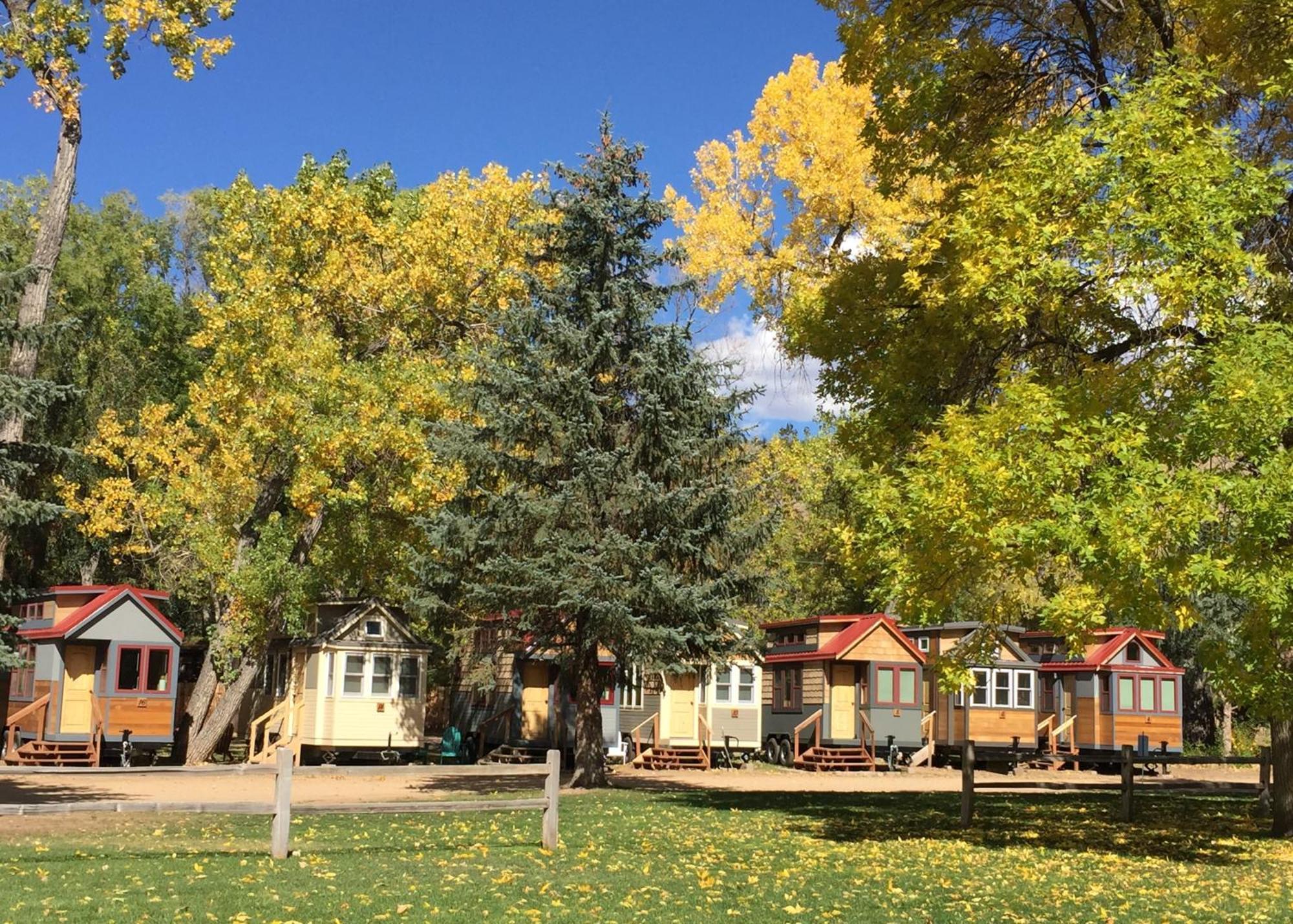 Weecasa Tiny Home Resort Lyons Bagian luar foto